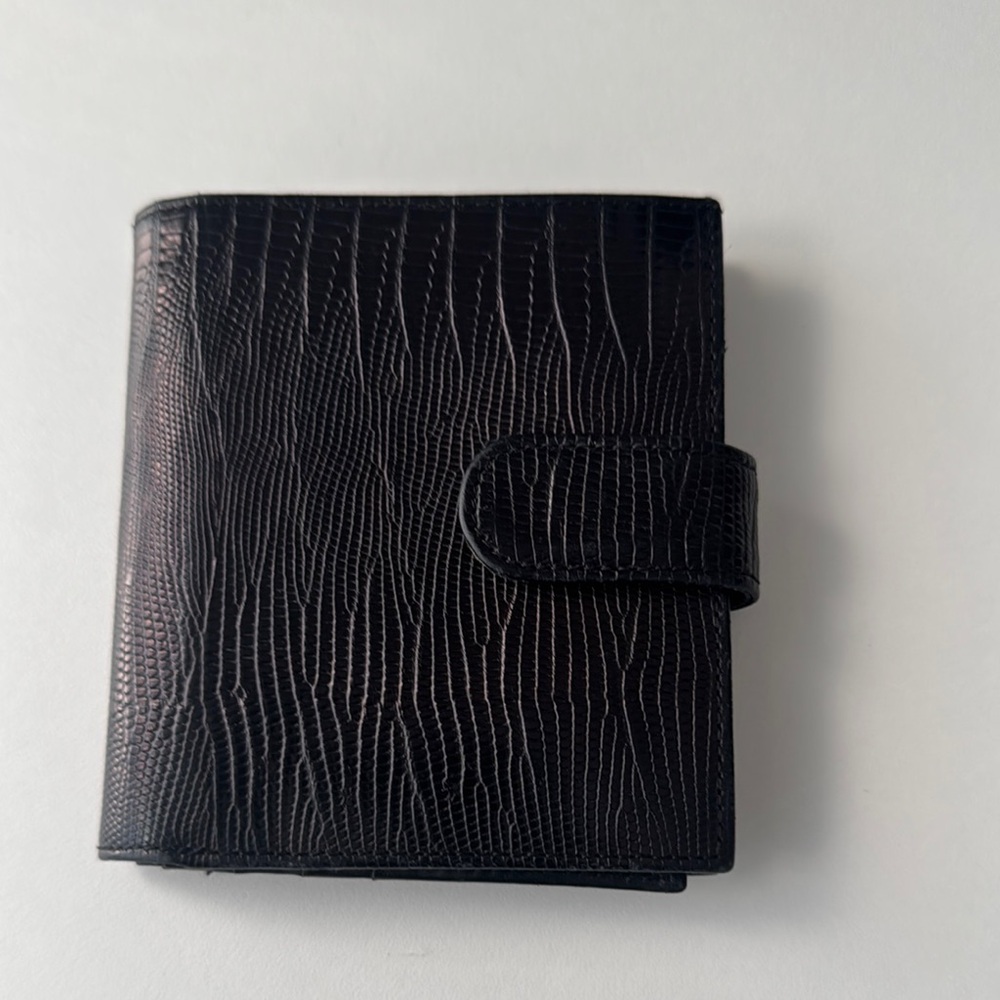 Black Leather Textured Ann Taylor Wallet